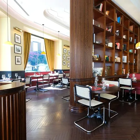 U-visionary Отель 5*