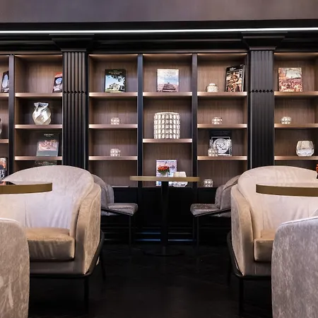 U-visionary Отель 5*