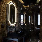 U-visionary Hotel 5*