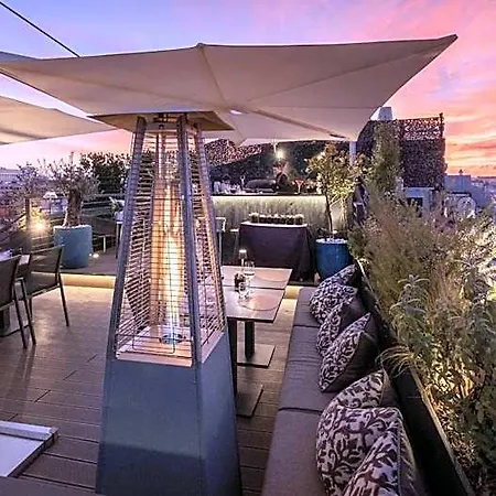 U-visionary Hotel