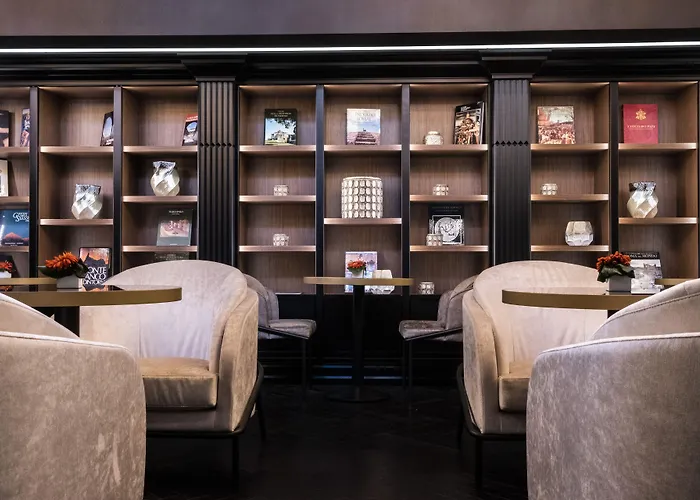 U-visionary Hotel 5*