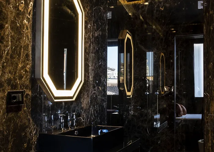 U-visionary Hotel 5*