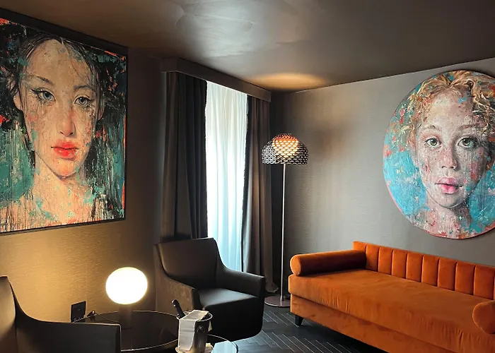 U-visionary Hotel 5*