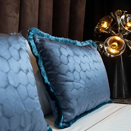 U-visionary Hotel 5*